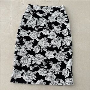 LuLaRoe Black and White Pencil Skirt Knee-Length